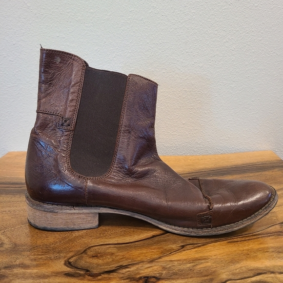 Charles David Brown Leather Chelsea Boots - Picture 6 of 9
